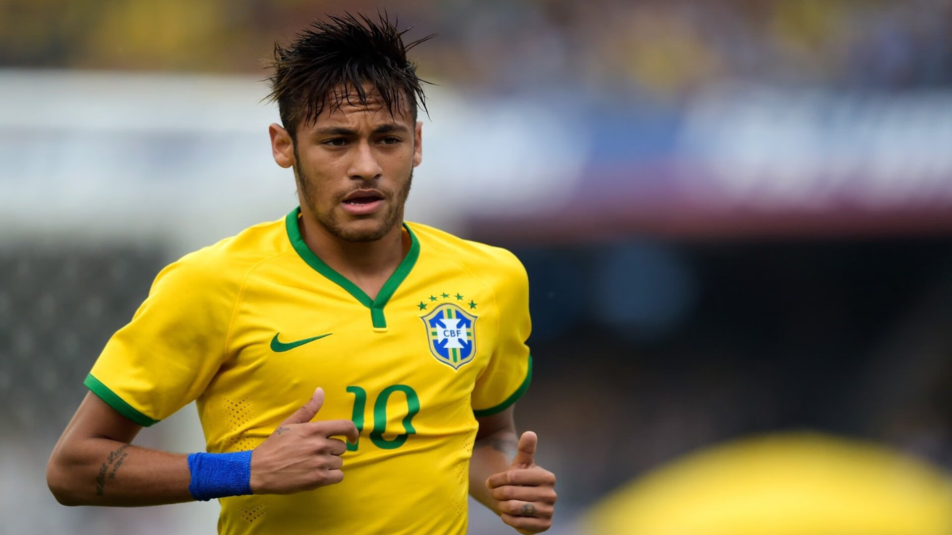 从奥地利压哨到阿克接管欧冠,足球世界里,唯一性如何诞生?